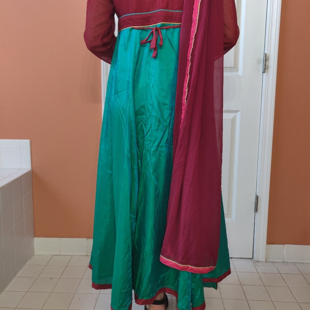 Indian salwar kameez - Picture 2 of 3